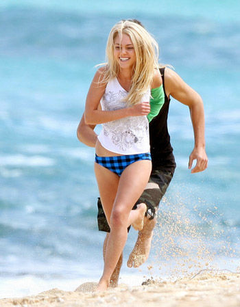 AnnaSophia Robb On Set Soul Surfer SURF NEWS DAILY